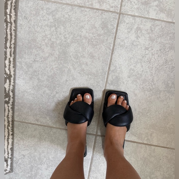 H&M leather sandals - Picture 3 of 3